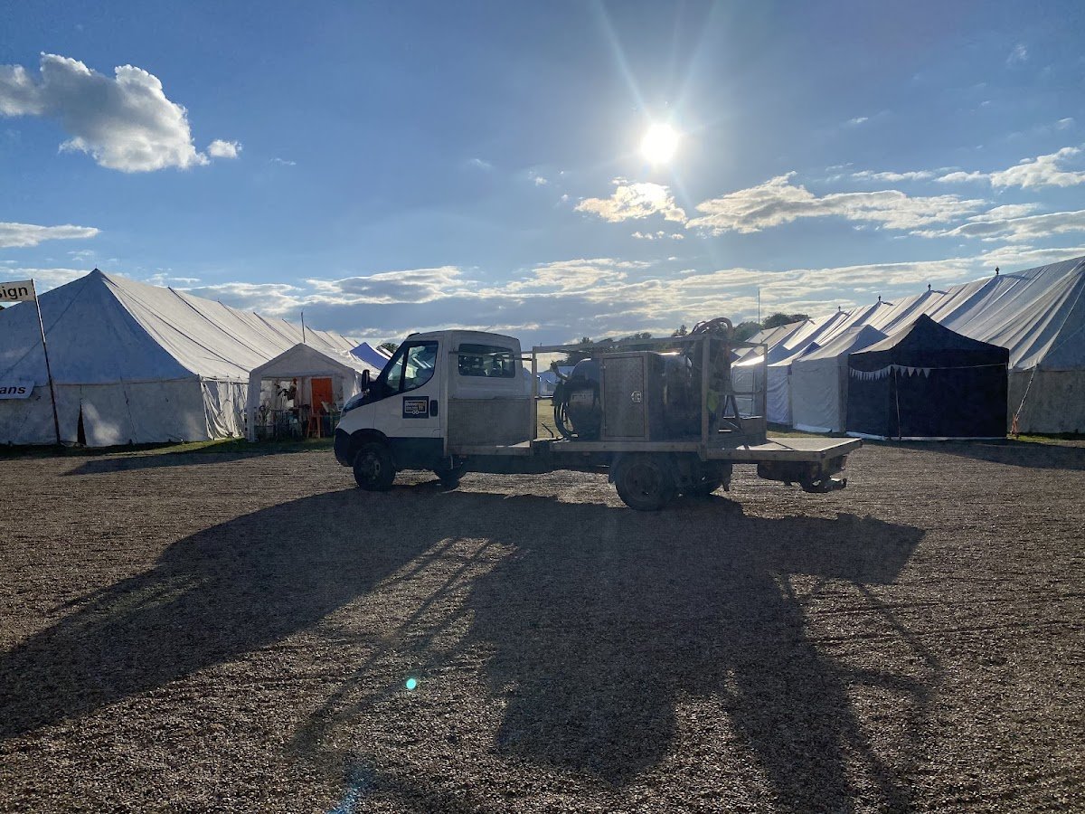 DeliverlooZ Ltd - Photo 5