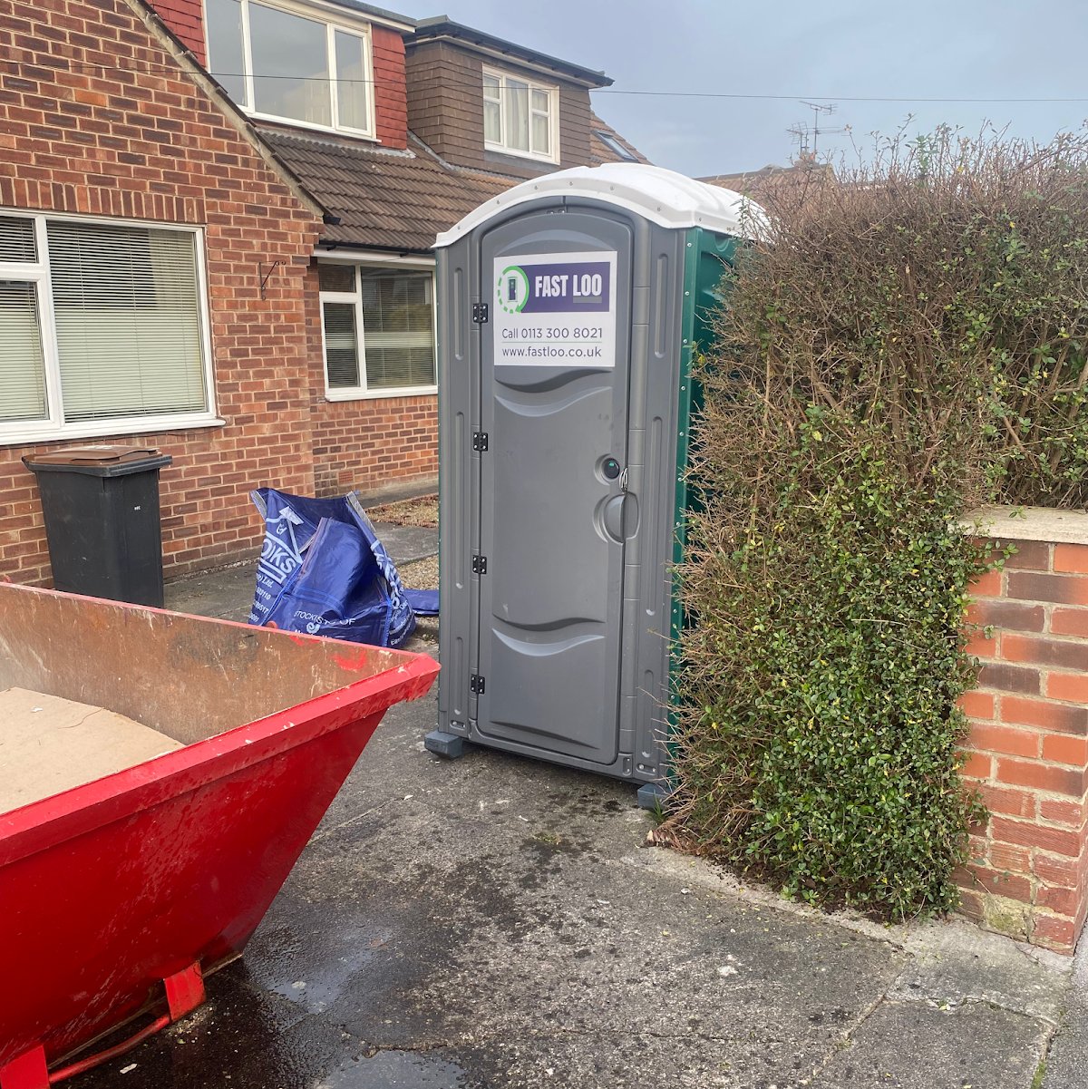 Fast Loo Portable toilet hire - Photo 2