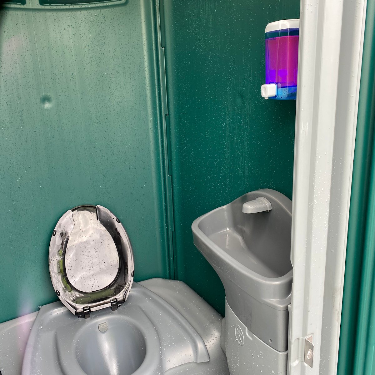 Fast Loo Portable toilet hire - Photo 5