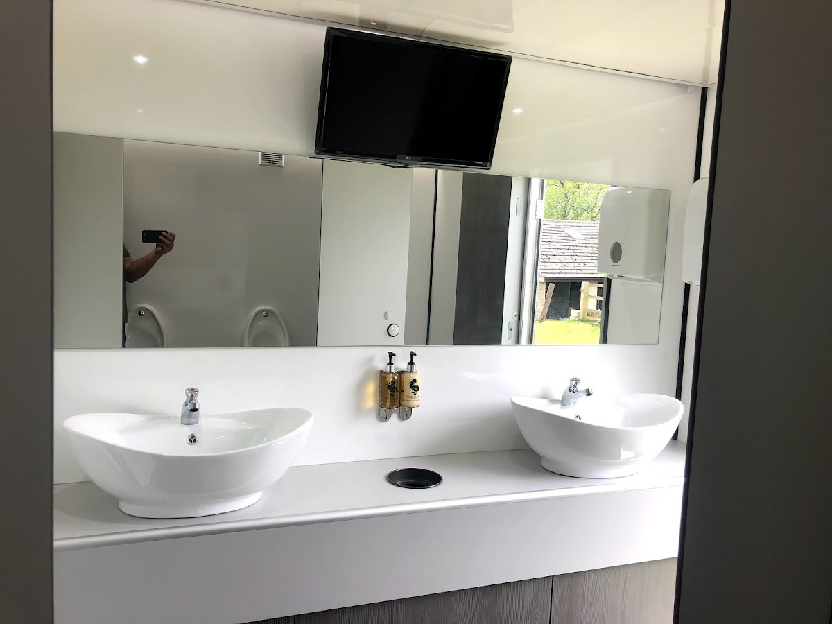 Plush Flush - Photo 2