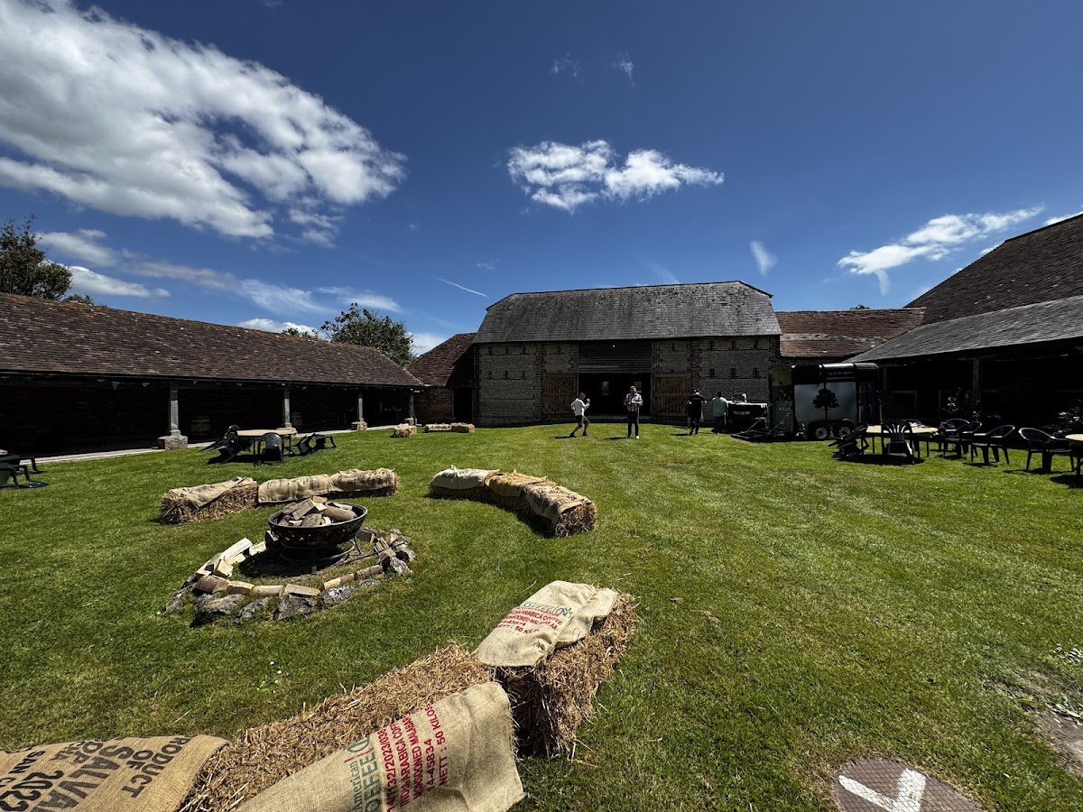 Sussex Party Bales - Photo 2
